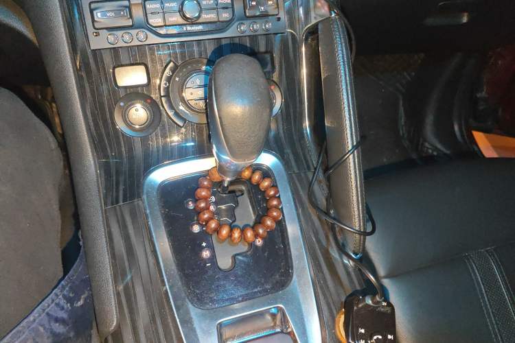 Used Peugeot 3008 2013 1.6THP Automatic Prestige Edition Gear Lever