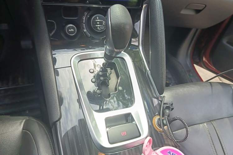Used Peugeot 3008 2013 2.0L Automatic Trend Edition Gear Lever