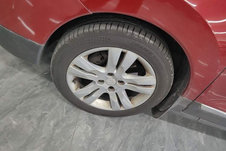 Used Peugeot 3008 2013 2.0L Automatic Trend Edition Left Front Wheel Hub