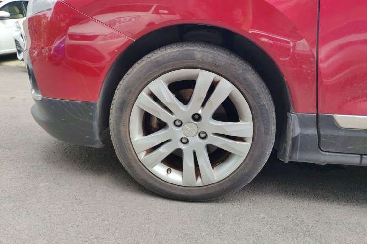 Used Peugeot 3008 2013 2.0L Automatic Trend Edition Left Front Wheel Hub