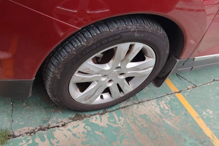 Used Peugeot 3008 2013 1.6THP Automatic Prestige Edition Left Front Wheel Hub