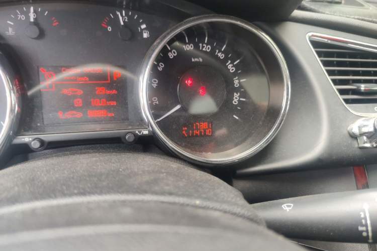 Used Peugeot 3008 2013 2.0L Automatic Trend Edition Odometer Close Up