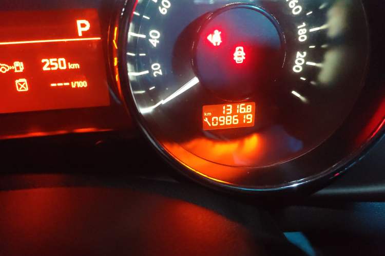 Used Peugeot 3008 2013 1.6THP Automatic Prestige Edition Odometer Close Up