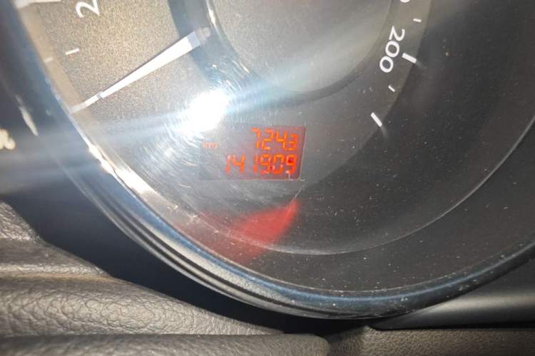 Used Peugeot 3008 2013 1.6THP Automatic Prestige Edition Odometer Close Up