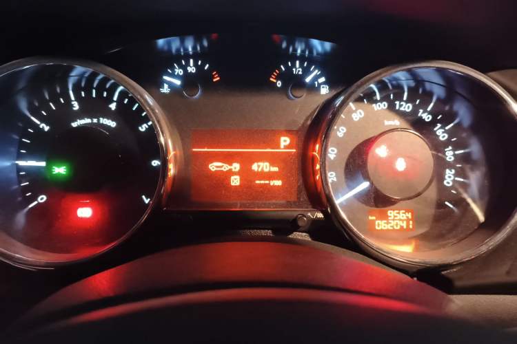 Used Peugeot 3008 2013 2.0L Automatic Classic Edition Odometer Close Up