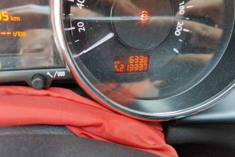 Used Peugeot 3008 2013 2.0L Automatic Classic Edition Odometer Close Up