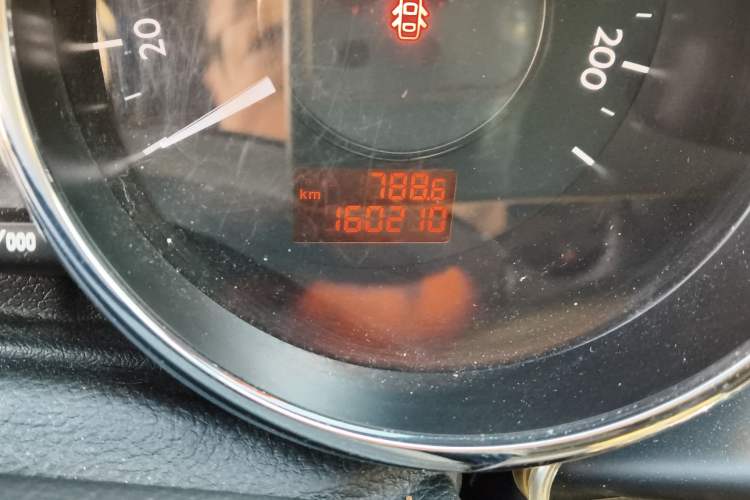 Used Peugeot 3008 2013 1.6THP Automatic Prestige Edition Odometer Close Up