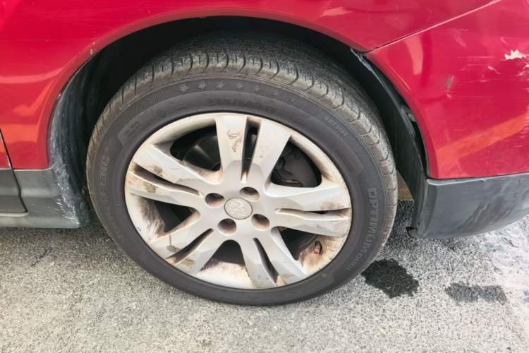 Used Peugeot 3008 2013 1.6THP Automatic Prestige Edition Right Front Wheel Hub
