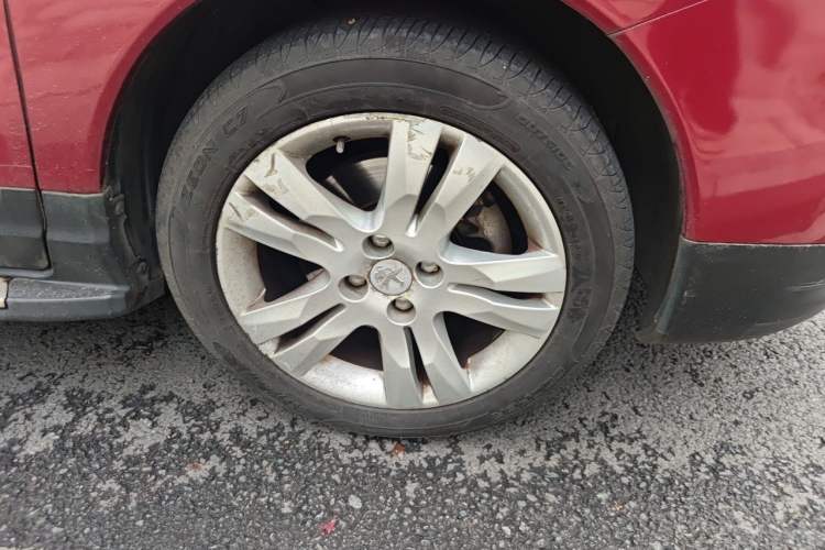 Used Peugeot 3008 2013 1.6THP Automatic Prestige Edition Right Front Wheel Hub