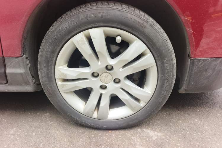 Used Peugeot 3008 2013 1.6THP Automatic Prestige Edition Right Front Wheel Hub