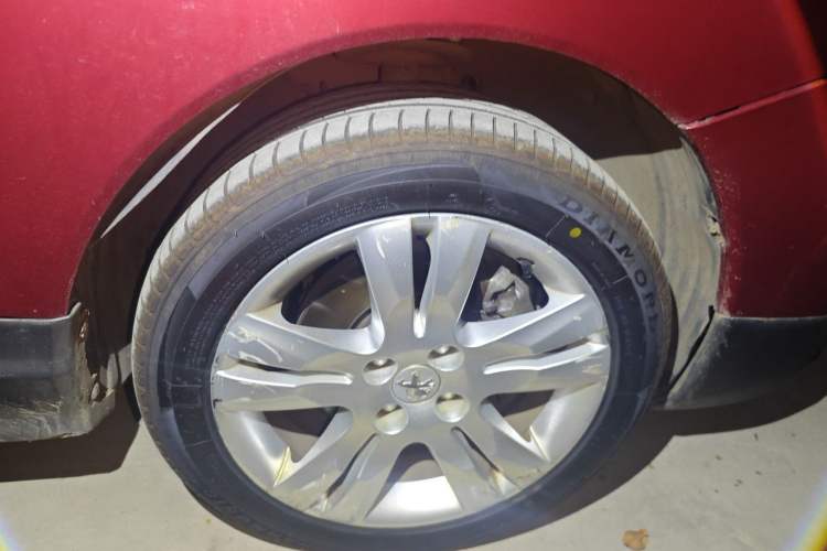 Used Peugeot 3008 2013 1.6THP Automatic Prestige Edition Right Front Wheel Hub