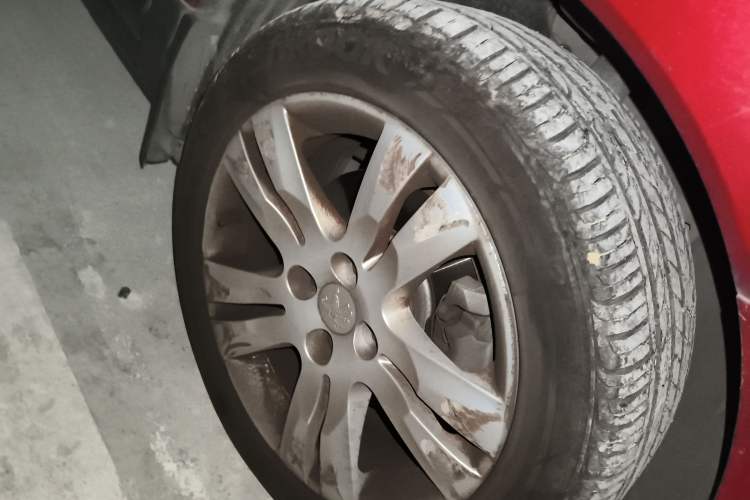 Used Peugeot 3008 2013 2.0L Automatic Classic Edition Right Front Wheel Hub