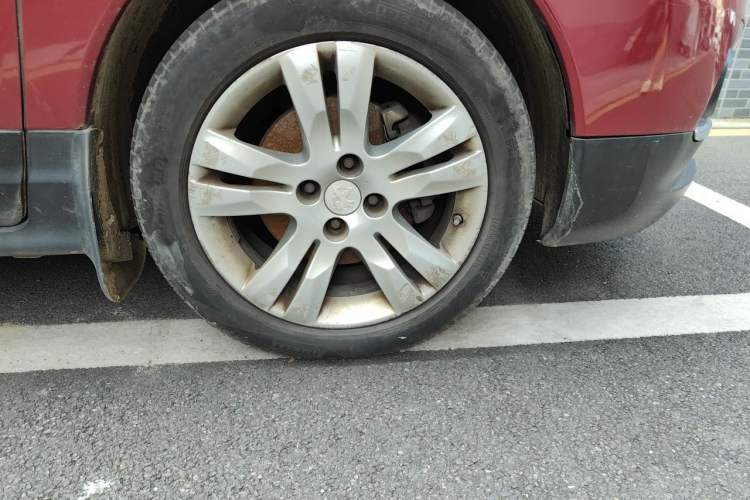 Used Peugeot 3008 2013 2.0L Automatic Classic Edition Right Front Wheel Hub