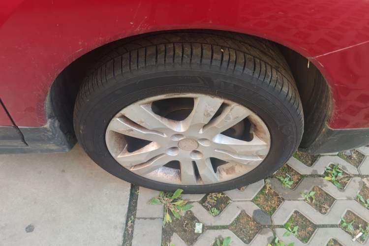 Used Peugeot 3008 2013 1.6THP Automatic Prestige Edition Right Front Wheel Hub