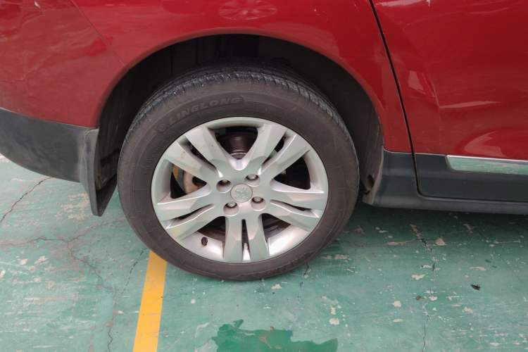 Used Peugeot 3008 2013 1.6THP Automatic Prestige Edition Right Rear Wheel Hub
