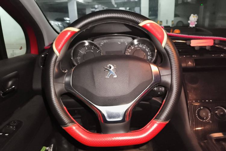 Used Peugeot 3008 2013 2.0L Automatic Classic Edition Steering Wheel