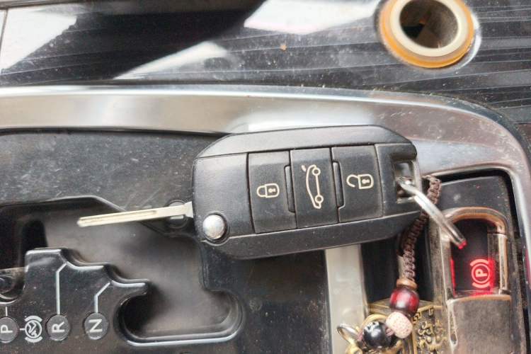 Used Peugeot 3008 2013 2.0L Automatic Classic Edition Vehicle Key