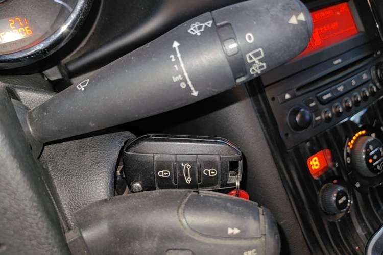 Used Peugeot 3008 2013 2.0L Automatic Trend Edition Vehicle Key