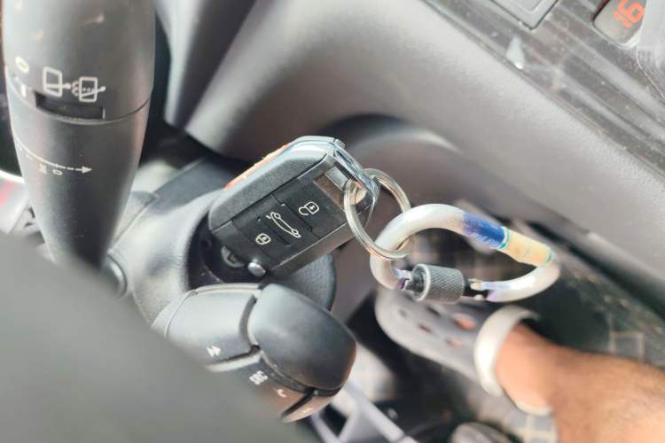 Used Peugeot 3008 2013 2.0L Automatic Trend Edition Vehicle Key