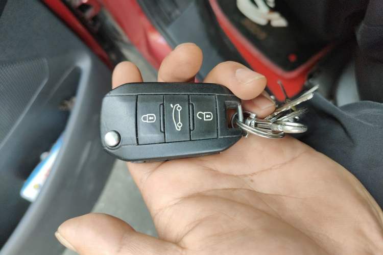Used Peugeot 3008 2013 2.0L Automatic Classic Edition Vehicle Key