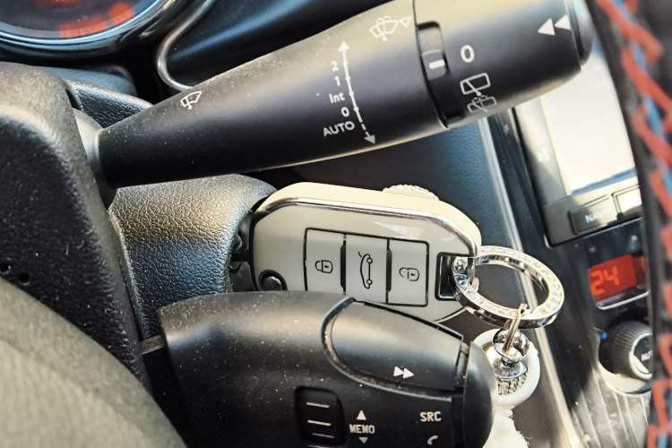 Used Peugeot 3008 2013 1.6THP Automatic Prestige Edition Vehicle Key