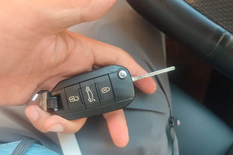 Used Peugeot 3008 2013 1.6THP Automatic Prestige Edition Vehicle Key