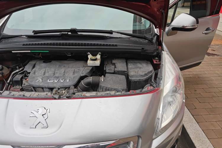Used Peugeot 3008 2013 2.0L Automatic Trend Edition Engine Bay Left