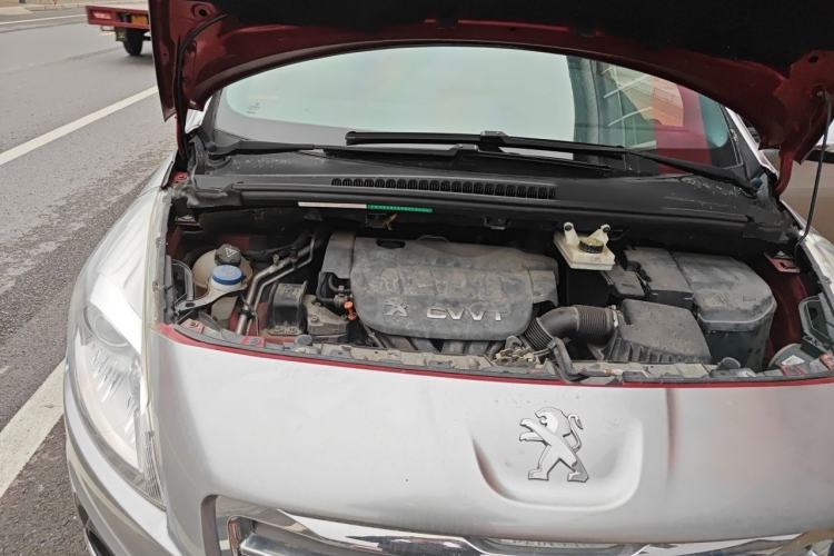 Used Peugeot 3008 2013 2.0L Automatic Trend Edition Engine Bay Right