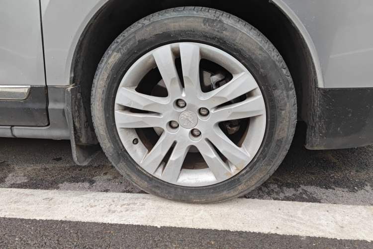Used Peugeot 3008 2013 2.0L Automatic Trend Edition Right Front Wheel Hub
