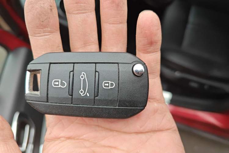 Used Peugeot 3008 2013 2.0L Automatic Trend Edition Vehicle Key