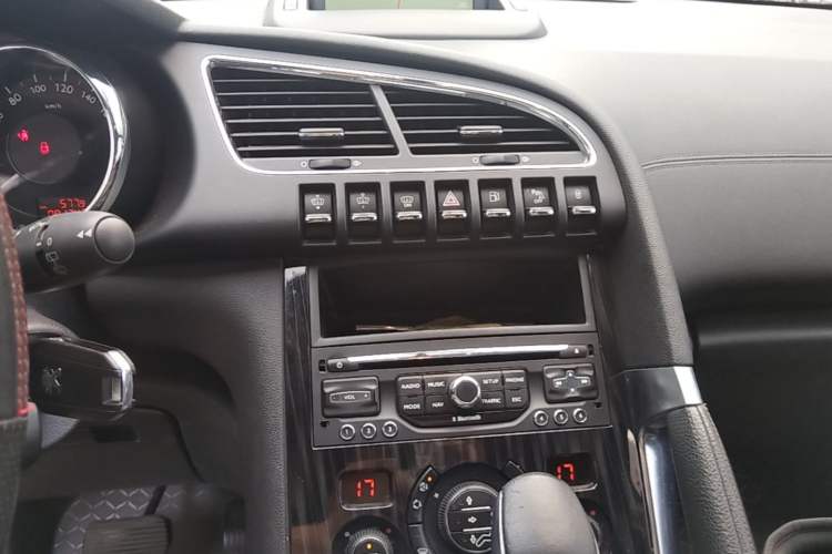 Used Peugeot 3008 2013 1.6THP Automatic Prestige Edition Audio And AC Panel