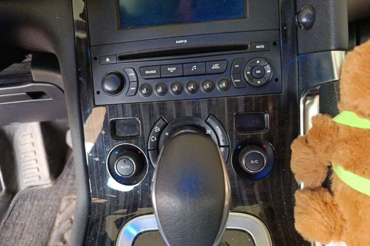 Used Peugeot 3008 2013 2.0L Automatic Trend Edition Audio And AC Panel