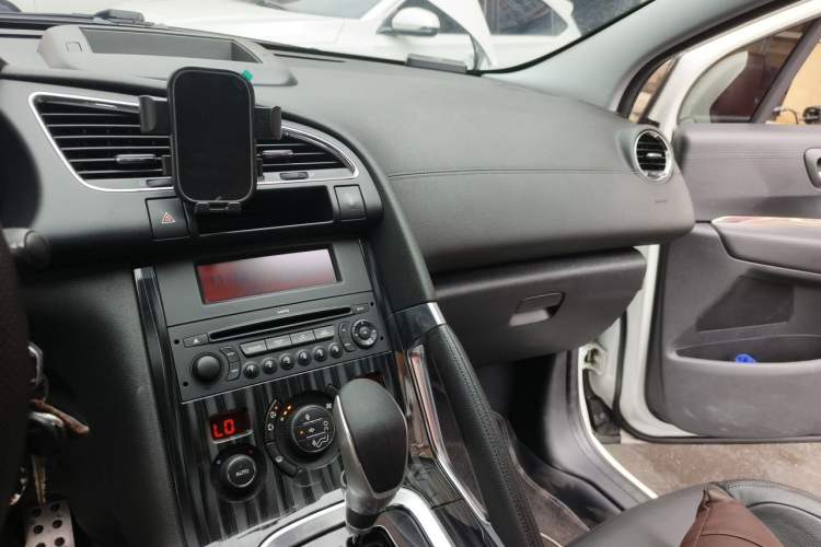 Used Peugeot 3008 2013 1.6THP Automatic Trend Edition Audio And AC Panel