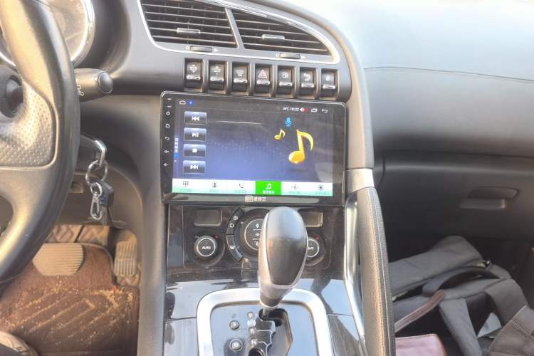 Used Peugeot 3008 2013 1.6THP Automatic Prestige Edition Audio And AC Panel