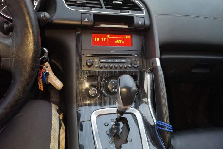 Used Peugeot 3008 2013 2.0L Automatic Trend Edition Audio And AC Panel