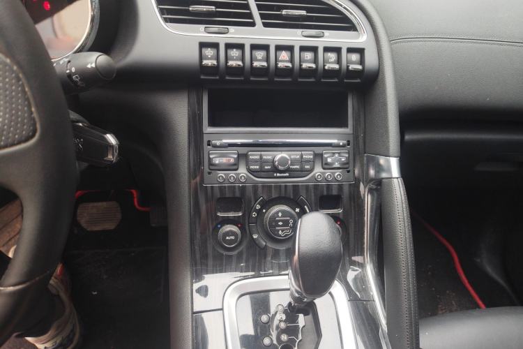 Used Peugeot 3008 2013 1.6THP Automatic Prestige Edition Audio And AC Panel