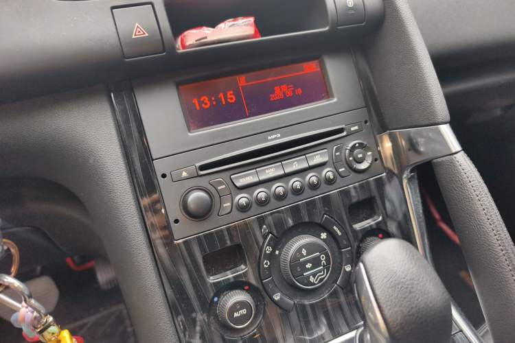 Used Peugeot 3008 2013 2.0L Automatic Trend Edition Audio And AC Panel
