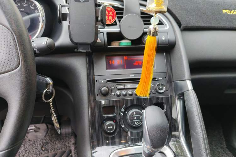 Used Peugeot 3008 2013 2.0L Automatic Trend Edition Audio And AC Panel