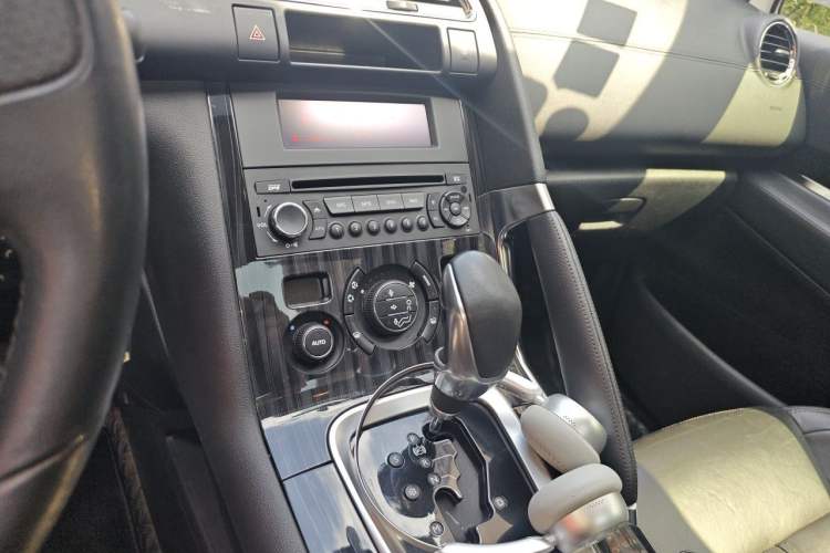 Used Peugeot 3008 2013 2.0L Automatic Trend Edition Audio And AC Panel
