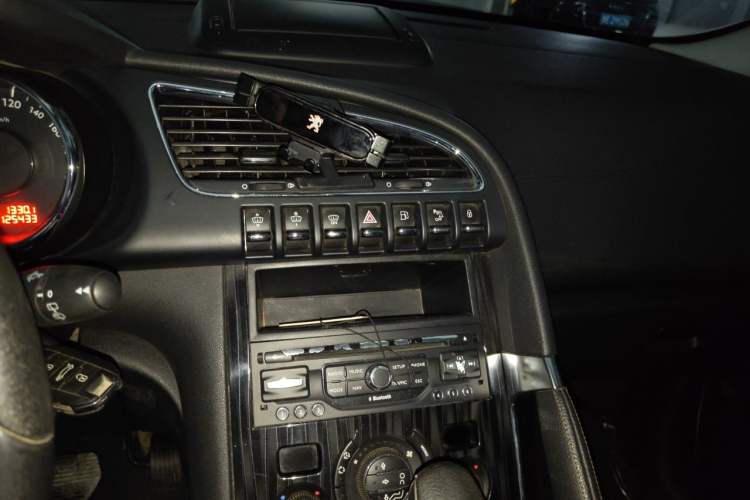 Used Peugeot 3008 2013 1.6THP Automatic Prestige Edition Audio And AC Panel