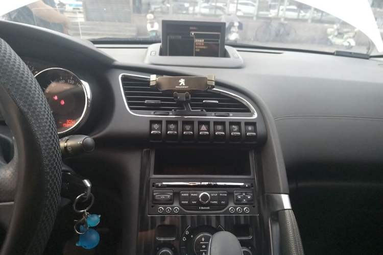 Used Peugeot 3008 2013 1.6THP Automatic Prestige Edition Audio And AC Panel