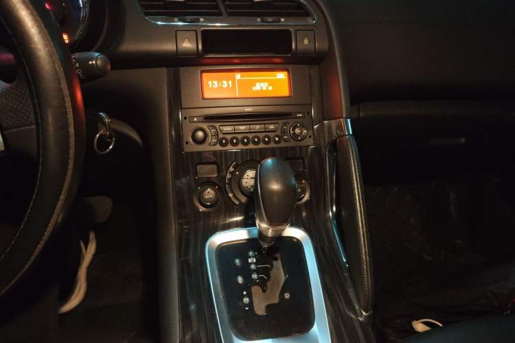 Used Peugeot 3008 2013 2.0L Automatic Trend Edition Audio And AC Panel