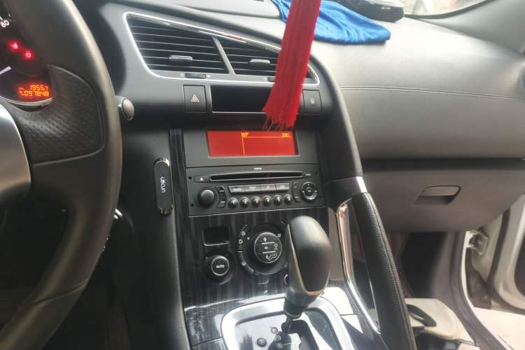 Used Peugeot 3008 2013 2.0L Automatic Trend Edition Audio And AC Panel