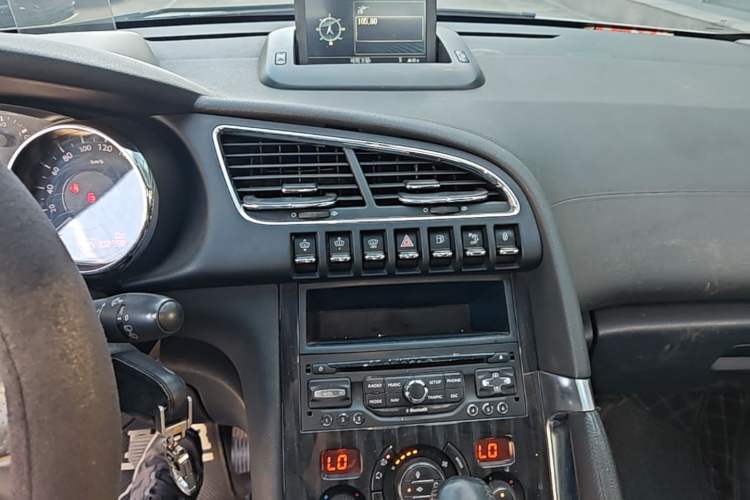Used Peugeot 3008 2013 1.6THP Automatic Prestige Edition Audio And AC Panel
