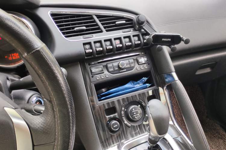 Used Peugeot 3008 2013 1.6THP Automatic Prestige Edition Audio And AC Panel