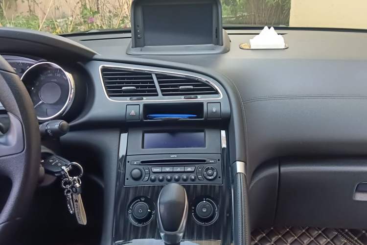 Used Peugeot 3008 2013 2.0L Automatic Classic Edition Audio And AC Panel
