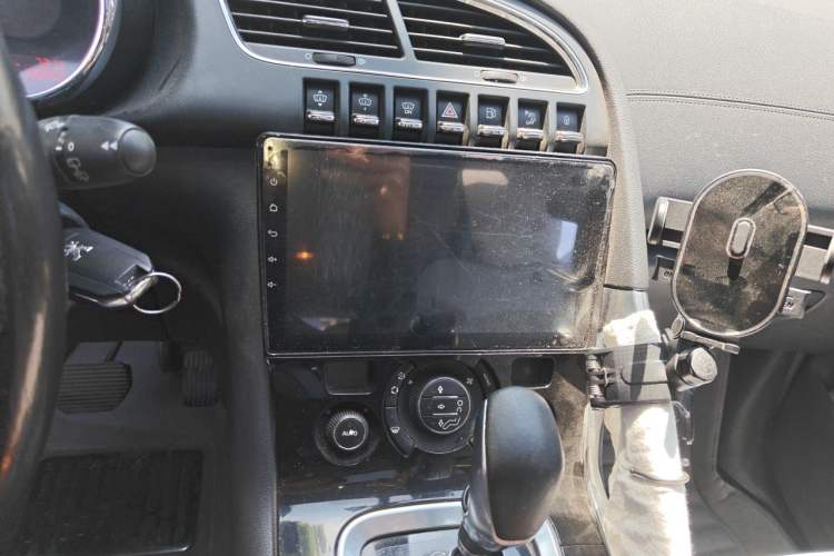 Used Peugeot 3008 2013 1.6THP Automatic Prestige Edition Audio And AC Panel