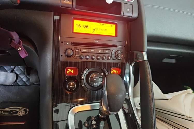 Used Peugeot 3008 2013 2.0L Automatic Trend Edition Audio And AC Panel