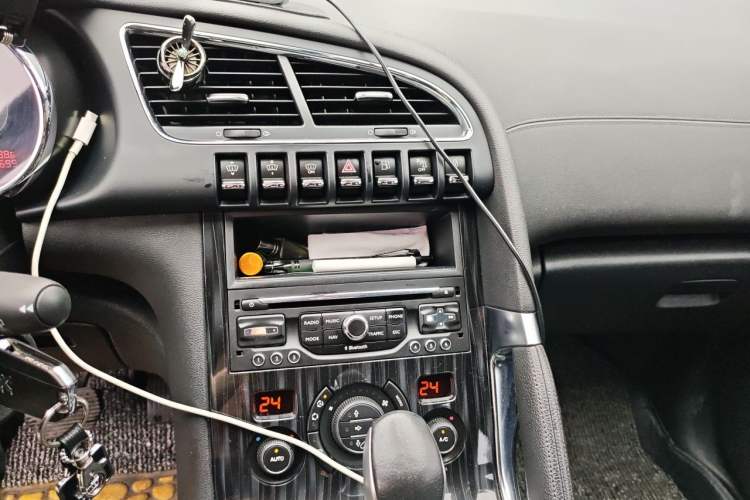 Used Peugeot 3008 2013 1.6THP Automatic Prestige Edition Audio And AC Panel