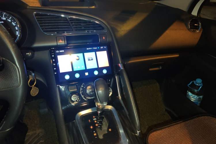 Used Peugeot 3008 2013 2.0L Automatic Trend Edition Audio And AC Panel
